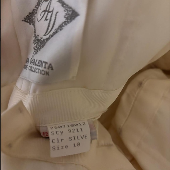Alvina Valenta Silver Ivory Tulle Wedding Dress Size 10 Sample $3,100 Original - Picture 11 of 12